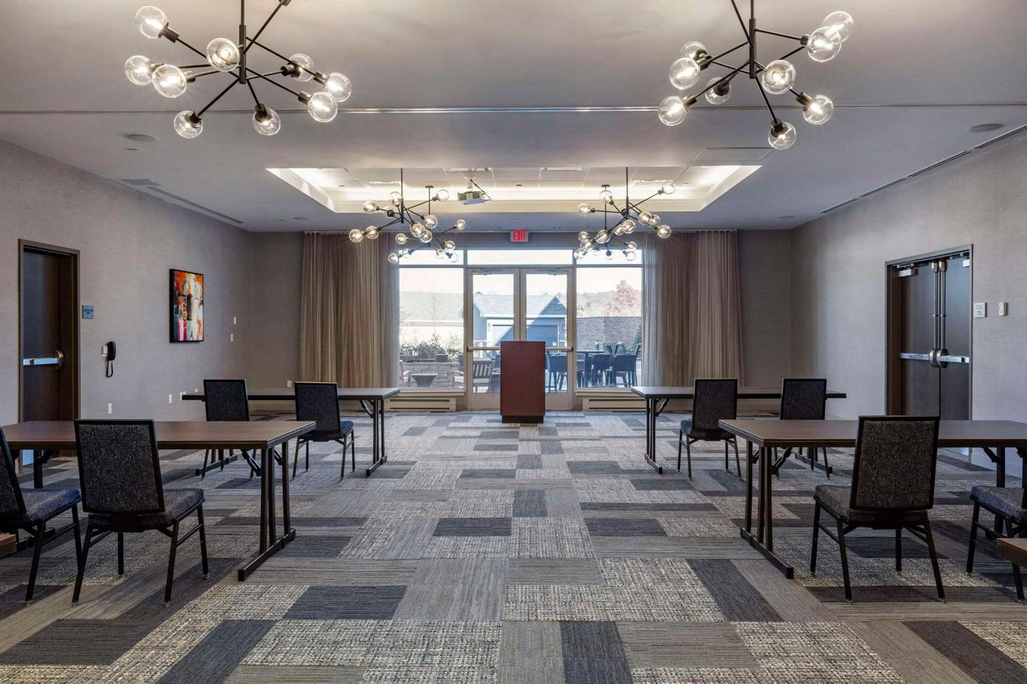 Cambria Hotel Manchester South Windsor Buitenkant foto
