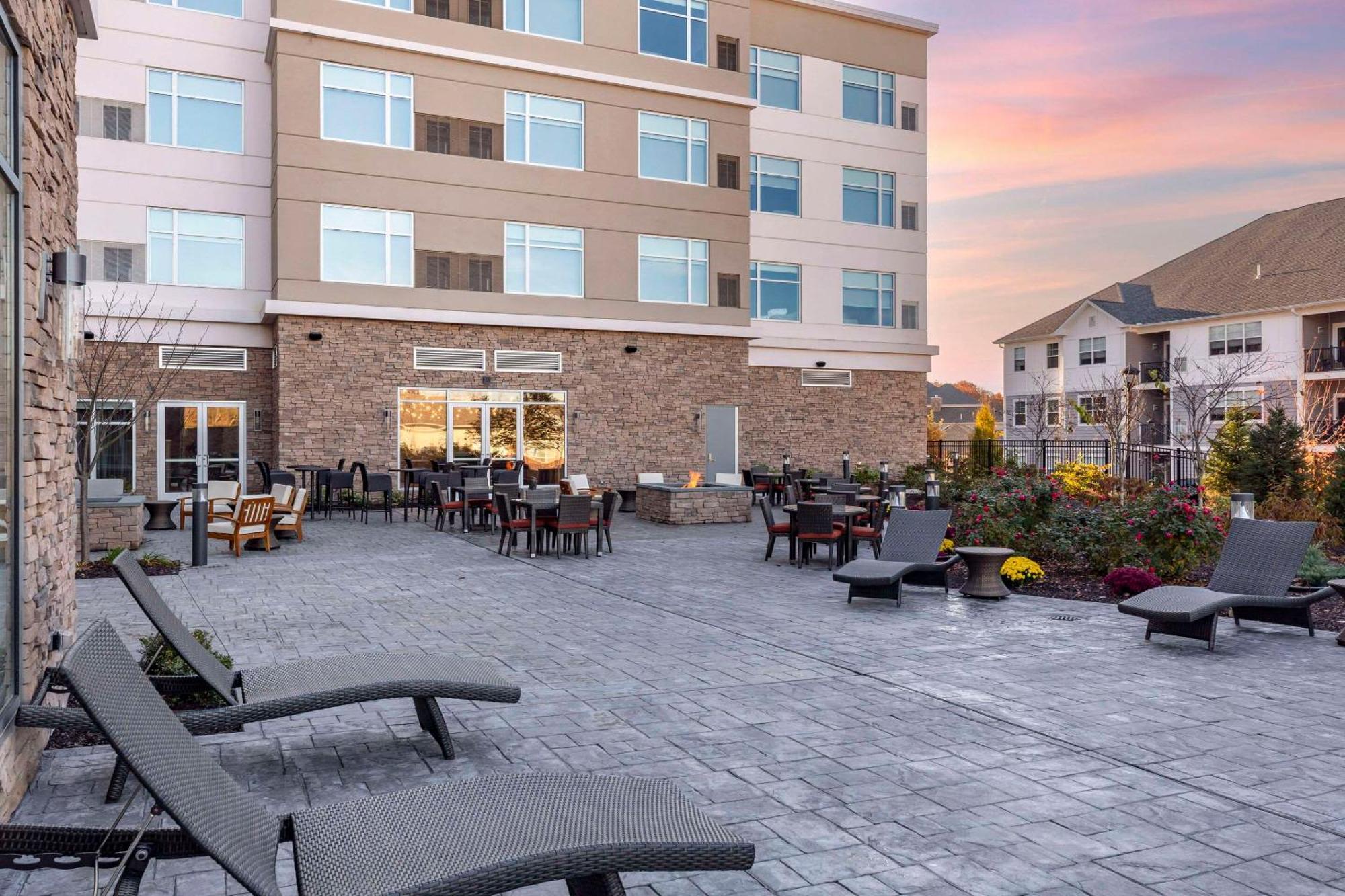 Cambria Hotel Manchester South Windsor Buitenkant foto
