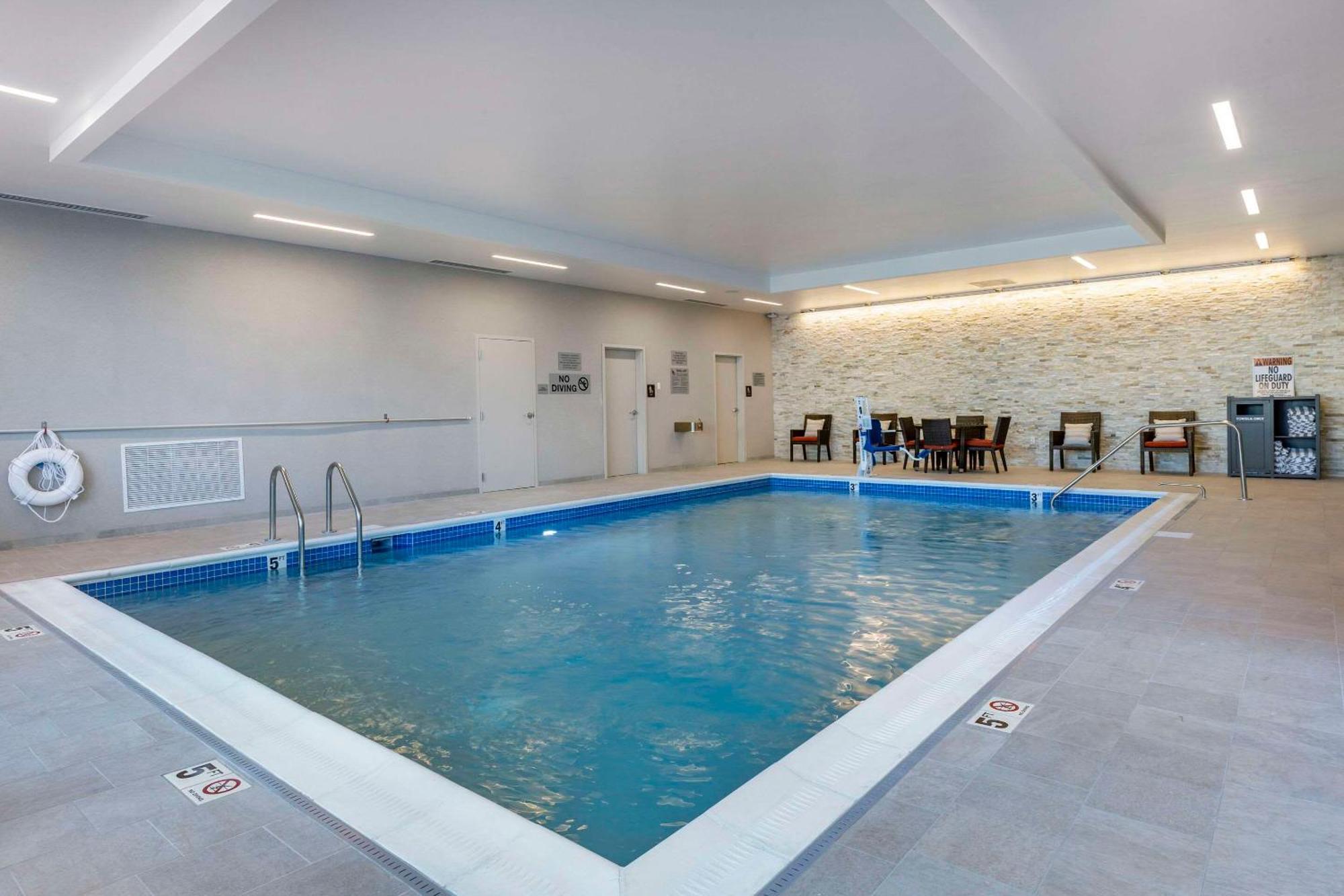 Cambria Hotel Manchester South Windsor Buitenkant foto